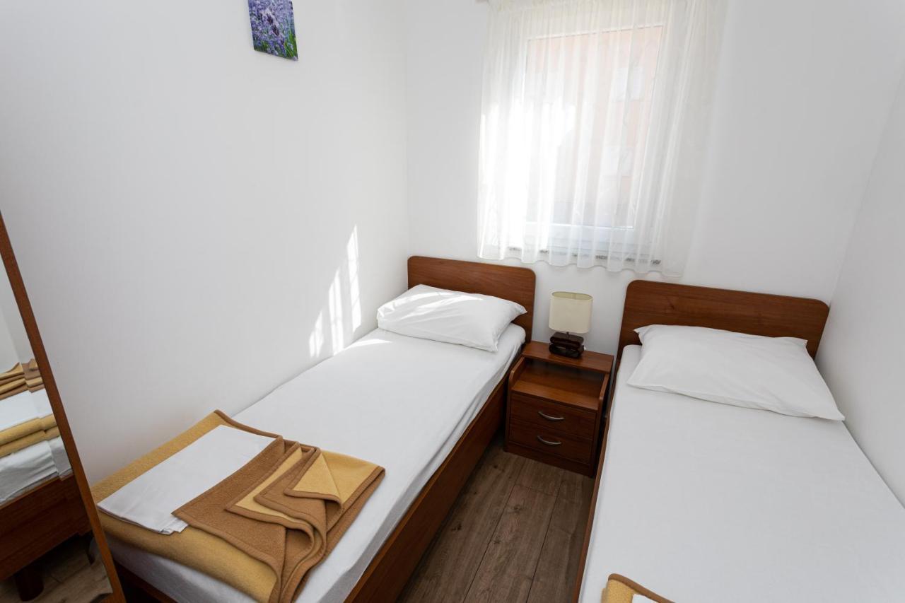 Apartments Crnekovic V บัชกา ภายนอก รูปภาพ