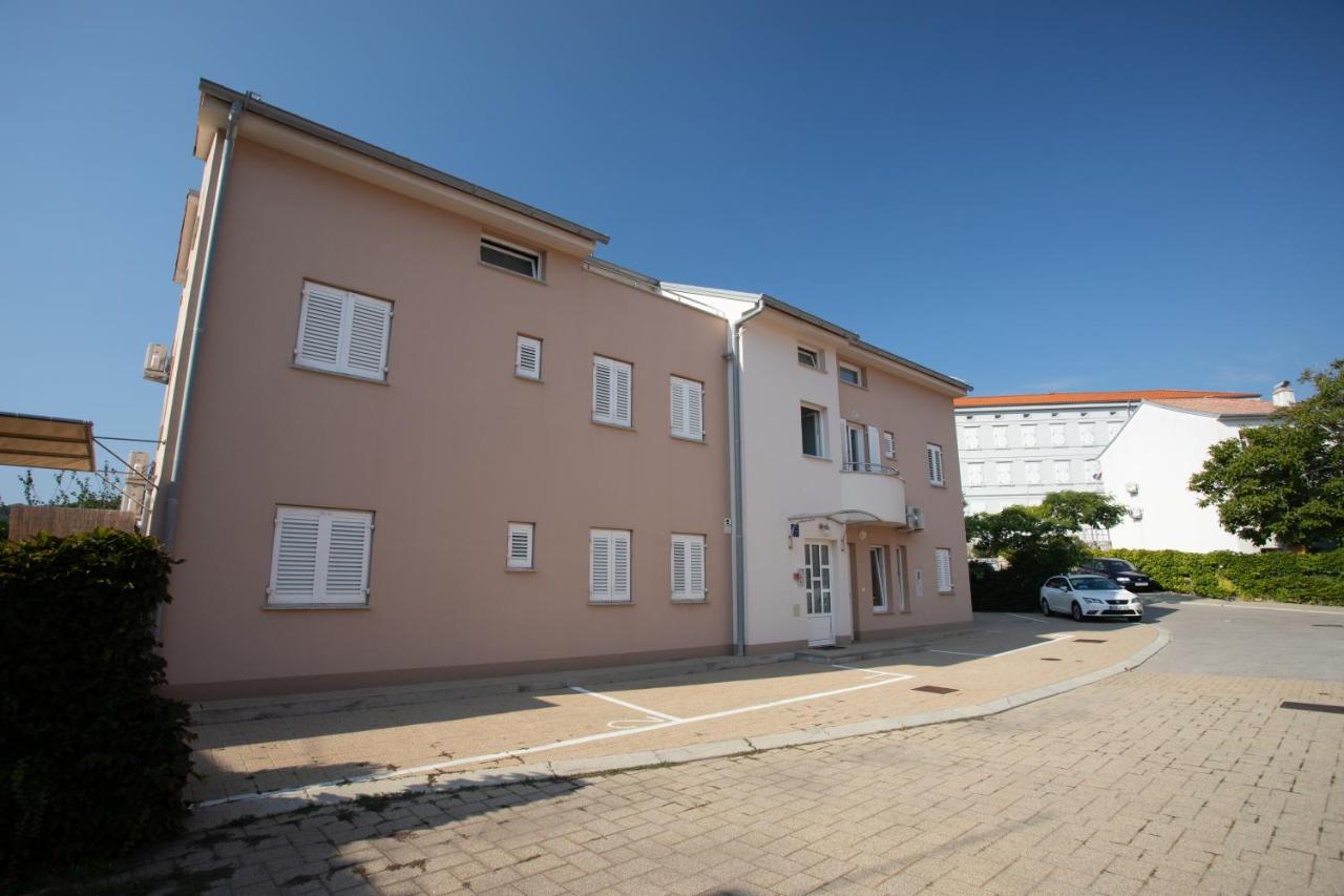 Apartments Crnekovic V บัชกา ภายนอก รูปภาพ